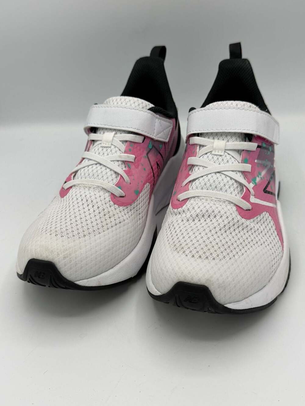 New Balance YTRAVFP2 Big Kids 5.5 White Pink Teal Strap Athletic Sneakers